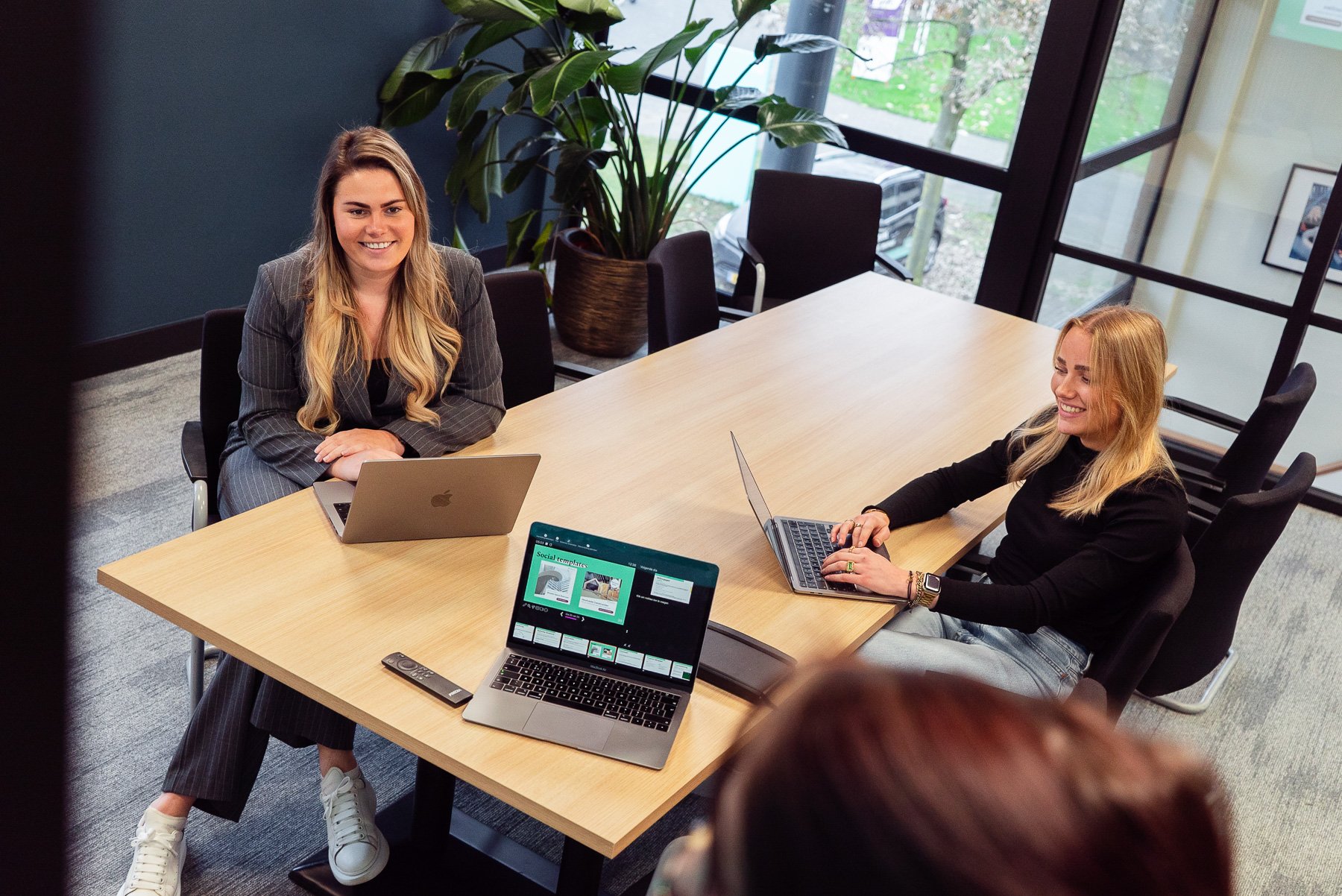 Stage: online marketing
